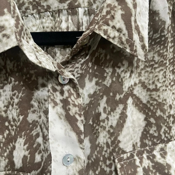 Willi Smith Snake print long sleeve button down blouse M - Picture 8 of 13
